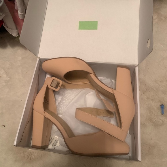 Nude Round Toe Heels - Picture 3 of 7